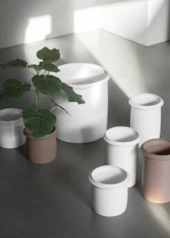 DBKD Kruset Topf Matte White, Large 7 DBKD Kruset Topf Matte White, Large -Bergs Potter Verkaufe dbkd kruset blumentopf matte white 1 2