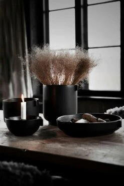 Ernst Blumentopf Mit Ohren H14 Cm, Schwarz 9 Ernst Blumentopf Mit Ohren H14 Cm, Schwarz -Bergs Potter Verkaufe ernst blumentopf mit ohren schwarz 2